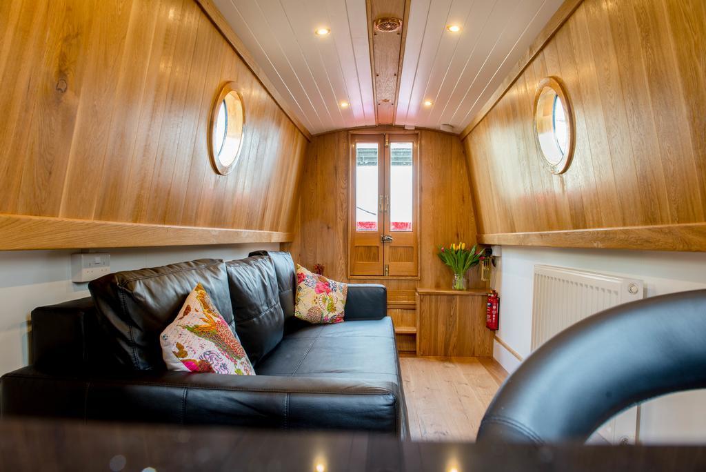 Narrowboat Puzzle 호텔 엘리 외부 사진