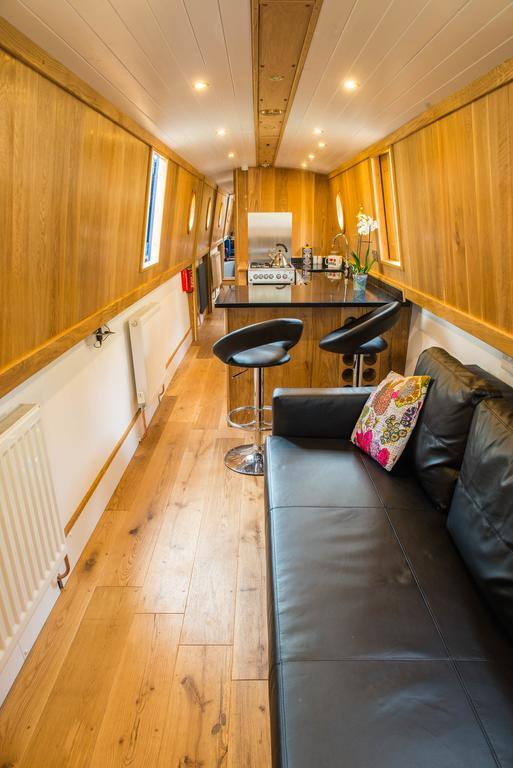 Narrowboat Puzzle 호텔 엘리 외부 사진