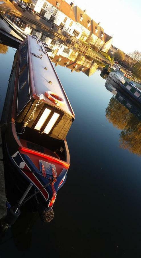 Narrowboat Puzzle 호텔 엘리 외부 사진